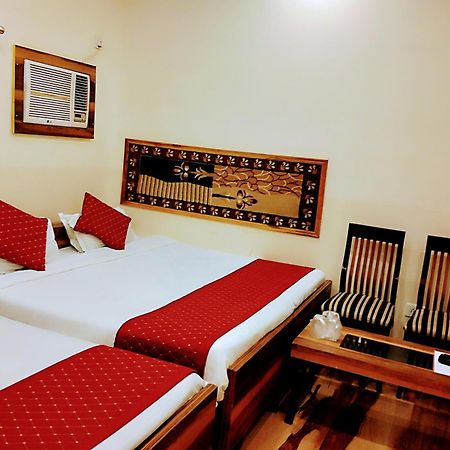 Bhagyashree Guest House 2 Km To Vishwanath Temple, Ganga Ghat Parking Available Bénarès Extérieur photo