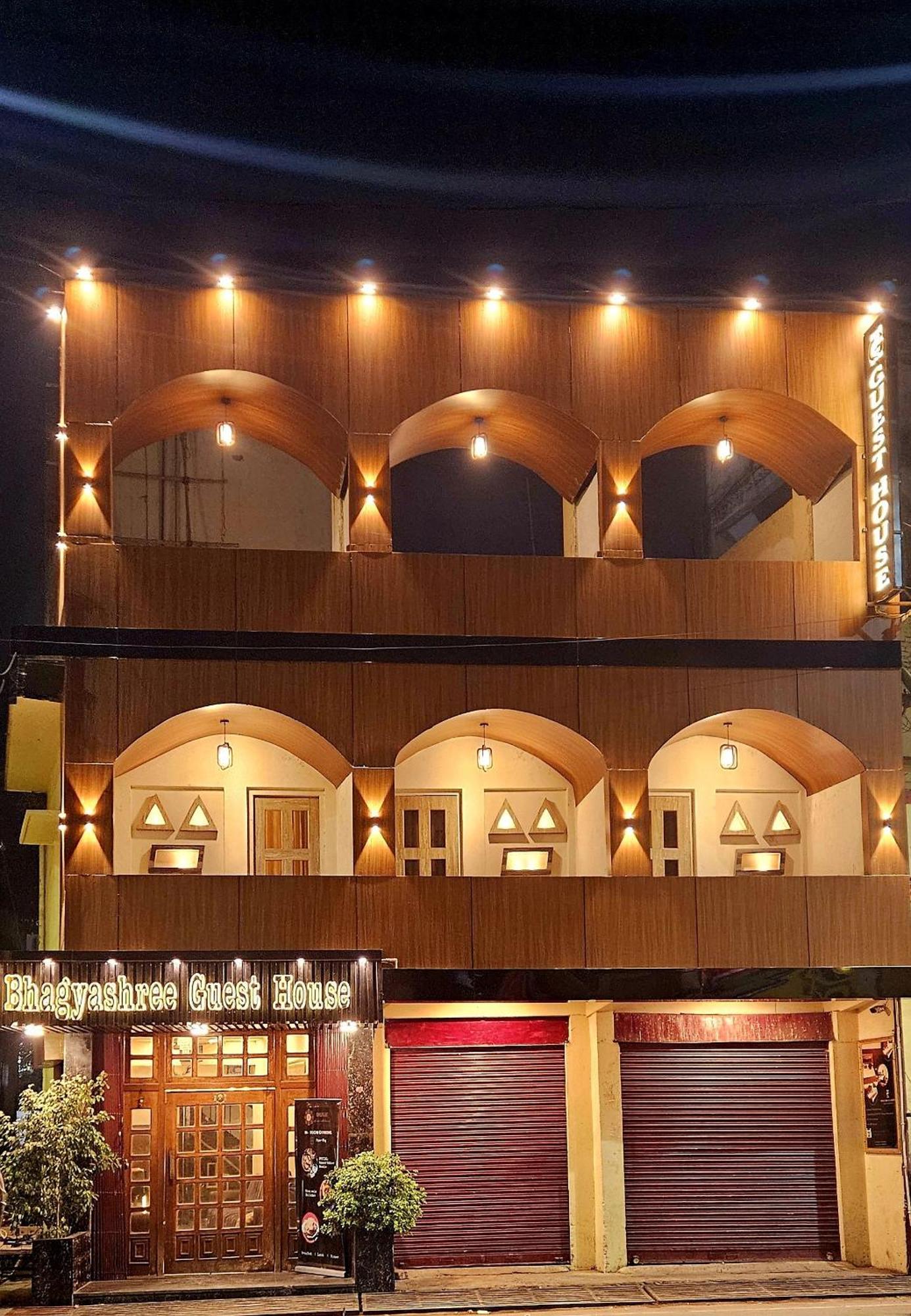 Bhagyashree Guest House 2 Km To Vishwanath Temple, Ganga Ghat Parking Available Bénarès Extérieur photo