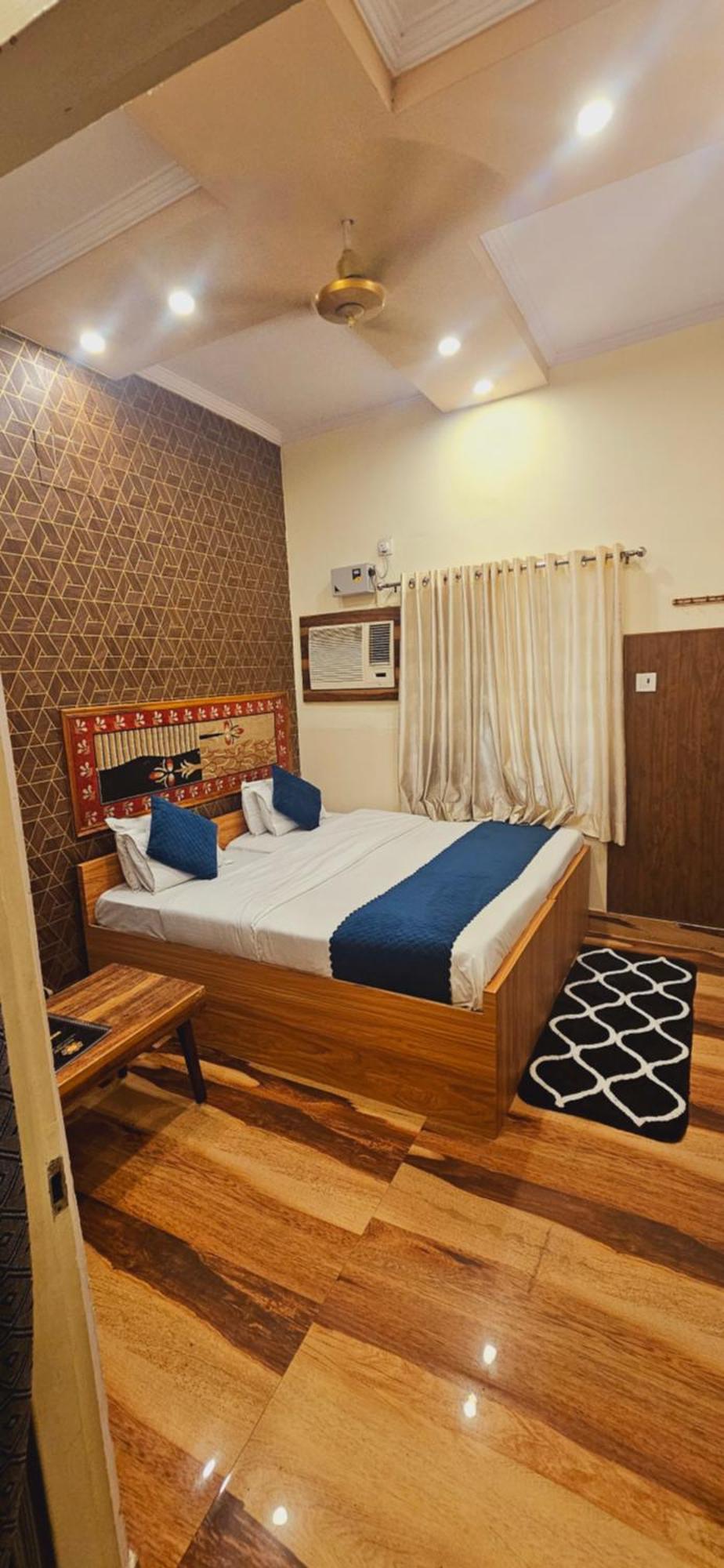 Bhagyashree Guest House 2 Km To Vishwanath Temple, Ganga Ghat Parking Available Bénarès Extérieur photo