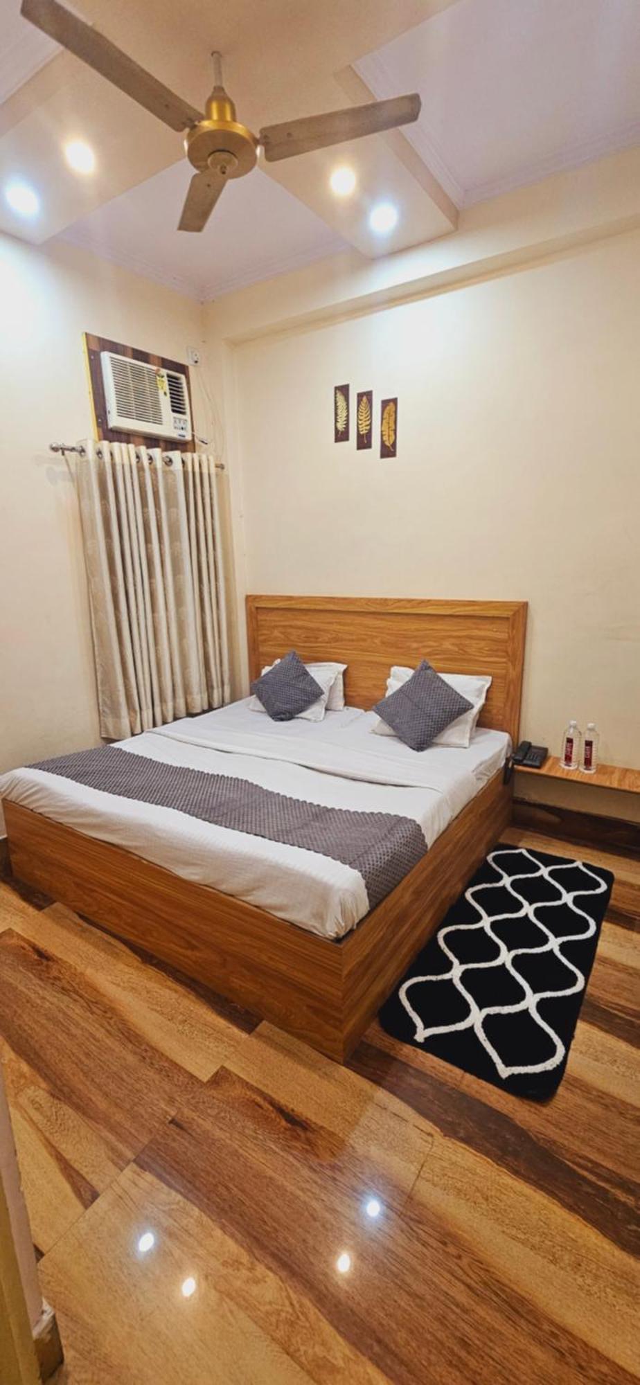 Bhagyashree Guest House 2 Km To Vishwanath Temple, Ganga Ghat Parking Available Bénarès Extérieur photo